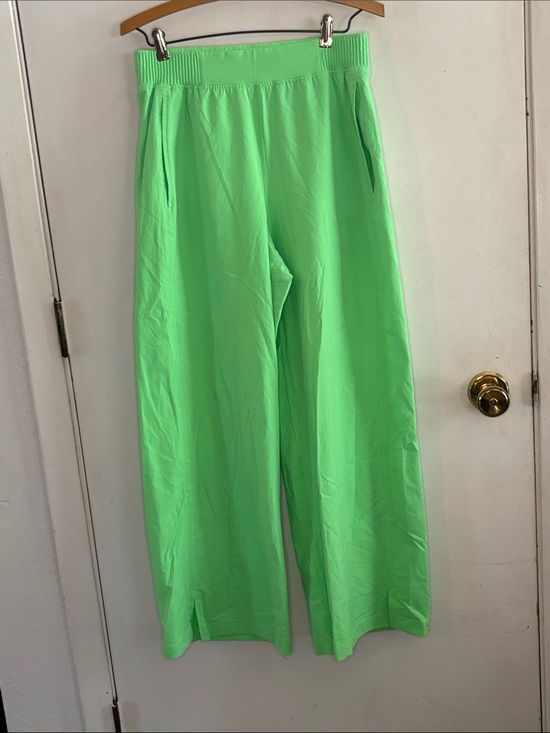 lululemon athletica Pants - Lululemon bright green stretch woven high waisted wide leg pants Size Small
